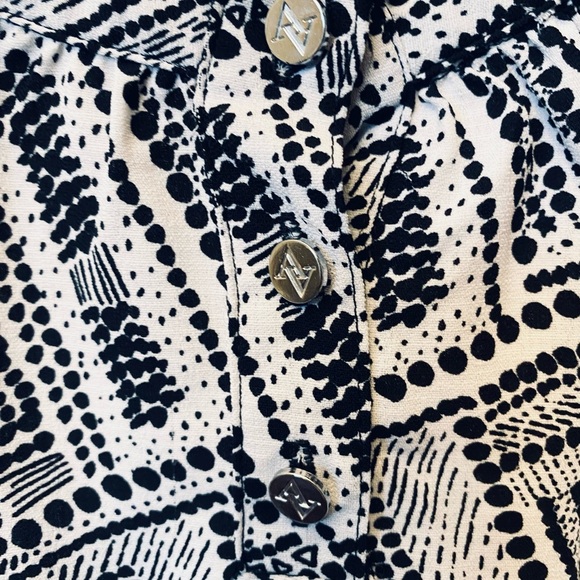 Adrienne Vittadini Geometric Black and White Women's Top - Picture 5 of 7